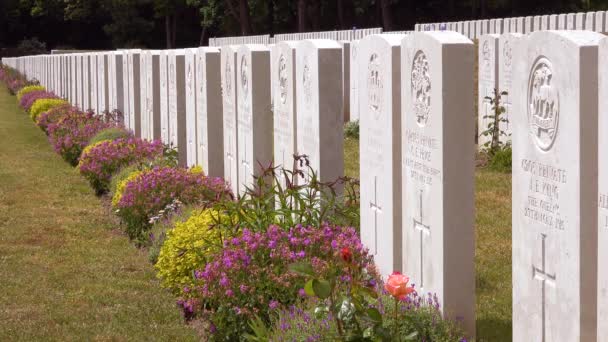 Ustanowienie Ujęcia Cmentarza Etaples France World War Cmentarza Wojskowego Nagrobków — Wideo stockowe