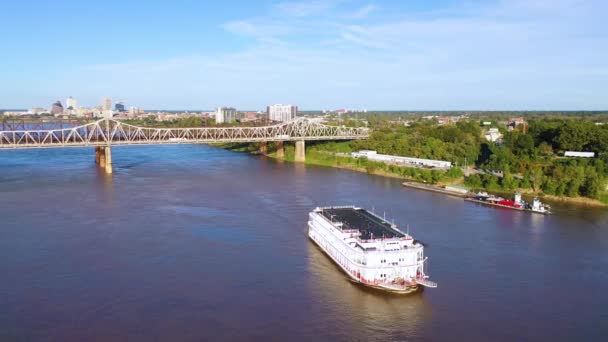 Good Aerial Mississippi River Paddlewheel Steamship Going Three Steel Bridges — Stock Video