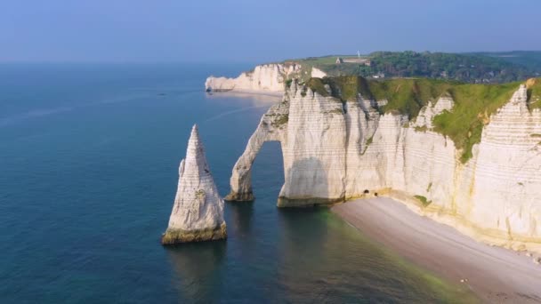 Ładna Antena Wokół Białych Wapiennych Klifów Łuków Etretat Francja Kanał — Wideo stockowe