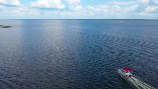 Barco Pesca Prazer Pontão Viajando Ross Barnett Reservatório Perto Old — Vídeo de Stock