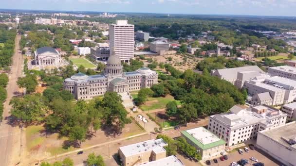 Velmi Dobrý Vzduch Nad Budovou Mississippi State Capitol Jacksonu Mississippi — Stock video