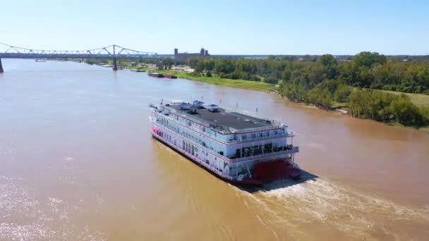 Vacker Antenn Skott Paddel Ångbåt Lyx Kryssningsfartyg Mississippi River Nära — Stockvideo