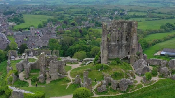 Aérea Las Ruinas Del Castillo Corfe Dorset Inglaterra — Vídeo de stock