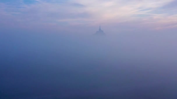 Moody Fantastisk Antenn Mont Saint Michel Frankrike Stiger Dimman Och — Stockvideo