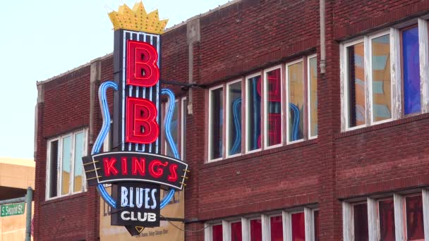 Panneau Néon Sur Beale Street Memphis Identifie King Blues Club — Video
