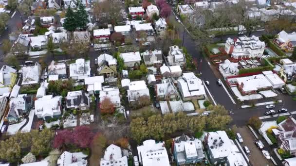 Letecký Sklon Nad Zasněženou Zimní Čtvrtí Domy Předměstí Sněhu Portlandu — Stock video