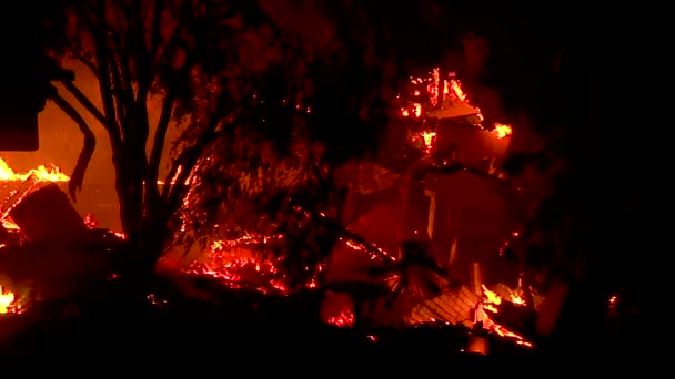 2018 Ruine Brûlante Une Maison Qui Brûlé Nuit Lors Incendie — Video