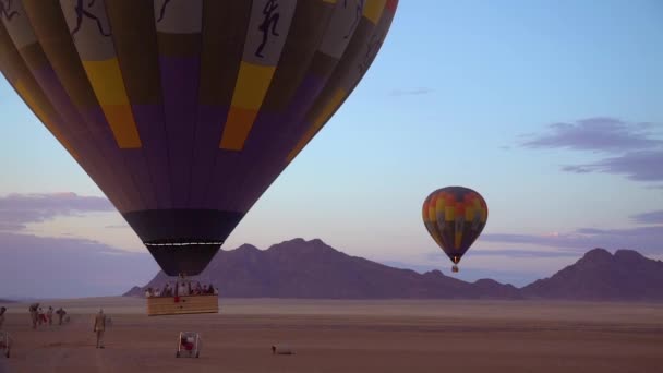 Namibia Circa 2018 Εκκίνηση Αερόστατων Θερμού Αέρα Στην Έρημο Namib — Αρχείο Βίντεο