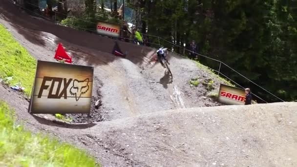 Les Gets França Circa 2018 Pov Frente Uma Bicicleta Bmx — Vídeo de Stock