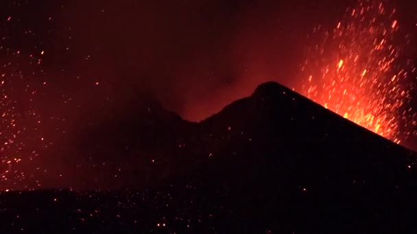 Volcán Cabo Verde Irrumpe Forma Espectacular Por Noche Isla Cabo — Vídeos de Stock