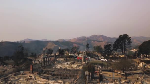 Vzduch Nad Horskými Domy Zničený Požárem Ventuře Kalifornii Požáru Thomase — Stock video