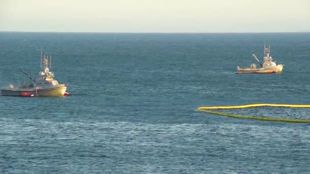 2015 Rettungsboote Legen Nach Den Massiven Aufräumarbeiten Strand Nach Der — Stockvideo