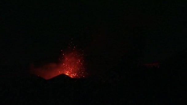 Volcán Cabo Verde Irrumpe Forma Espectacular Por Noche Isla Cabo — Vídeos de Stock