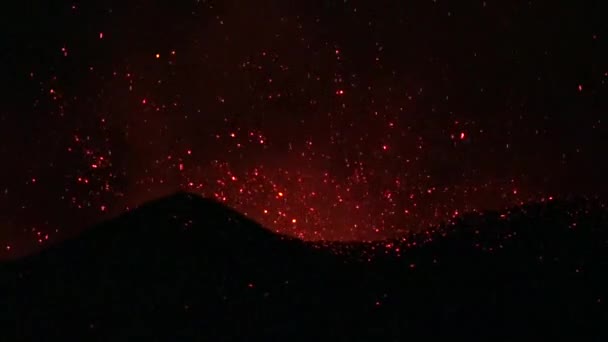Cabo Verde Vulkán Éjszaka Kitör Látványos Módon Zöld Foki Szigeteken — Stock videók