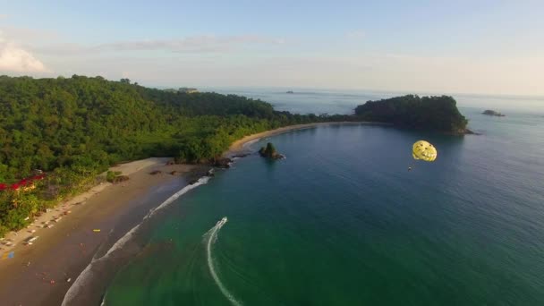 Fin Antenn Över Parasailor Parasailing Costa Rica — Stockvideo