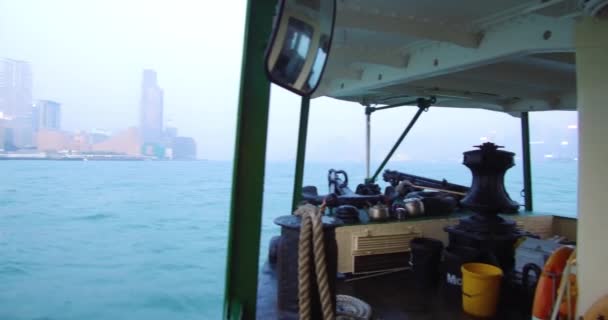 Θέα Από Πλοίο Του Χονγκ Κονγκ Που Διασχίζει Λιμάνι Κίνα — Αρχείο Βίντεο