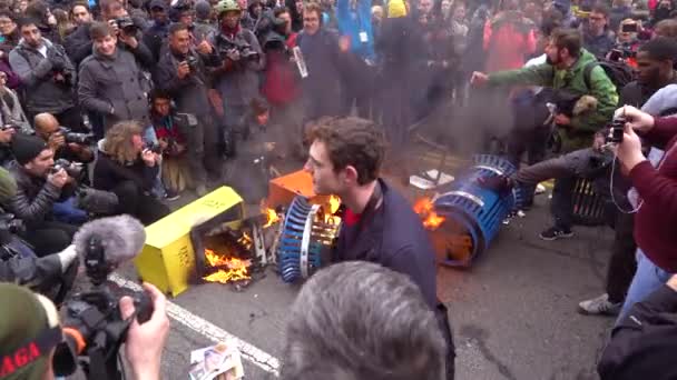 Violence Éclate Lors Inauguration Donald Trump Washington — Video