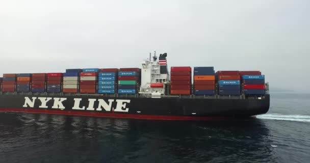 Bemerkenswerte Luftaufnahmen Vor Einem Fracht Containerschiff Auf Hoher See — Stockvideo