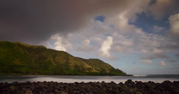 Mooie Tijd Verstrijken Van Wolken Bewegen Het Eiland Molokai Hawaï — Stockvideo