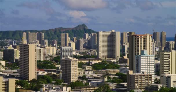 Die Skyline Von Honolulu Hawaii Mit Dem Hintergrund Des Diamond — Stockvideo