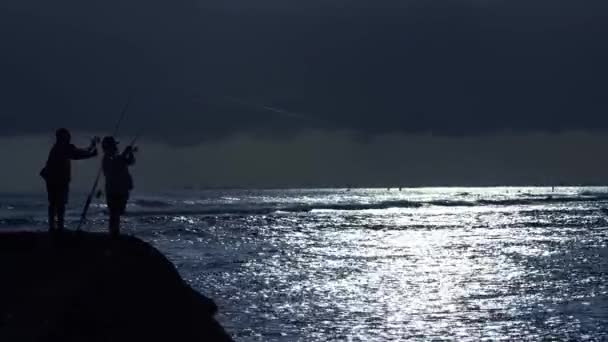 Des Pêcheurs Jetés Coucher Soleil Bleu Frais Ala Moana Beach — Video