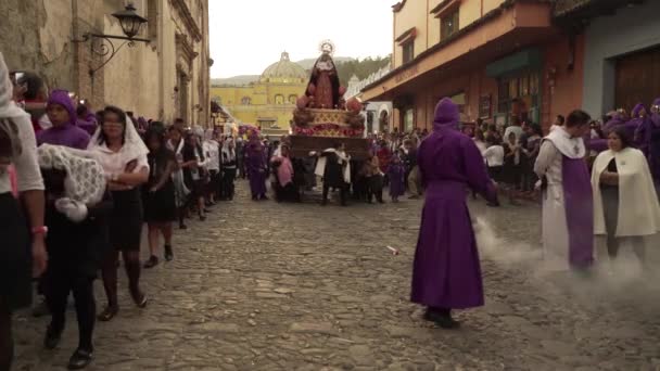 Robed Priests Carry Incense Burners Colorful Christian Easter Celebration Antigua — Stock Video