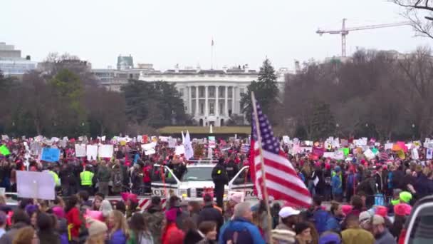 Énormes Foules Manifestants Tiennent Devant Maison Blanche Washington Lors Rassemblement — Video