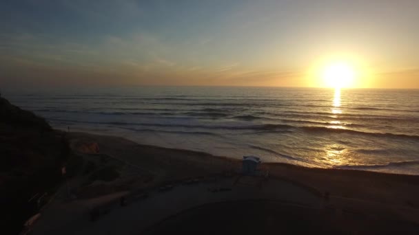 Uma Bela Antena Acima Das Ondas Rolando Costa Califórnia Norte — Vídeo de Stock