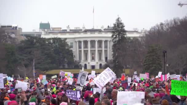 Enorma Skaror Demonstranter Står Framför Vita Huset Washington Massiv Trump — Stockvideo