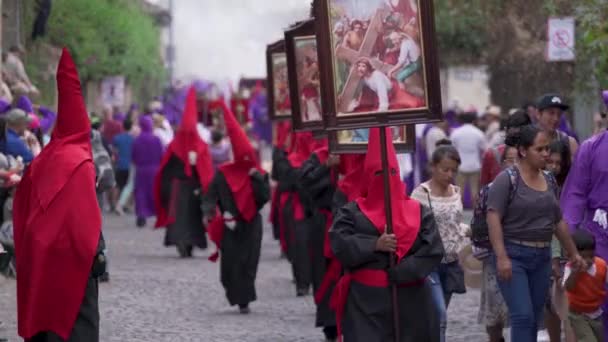 Hooded Priests Lead Colorful Christian Easter Celebrations Antigua Guatemala — Stock Video
