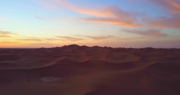 Uma Antena Notável Sobre Dunas Areia Deserto Nascer Sol Marrocos — Vídeo de Stock