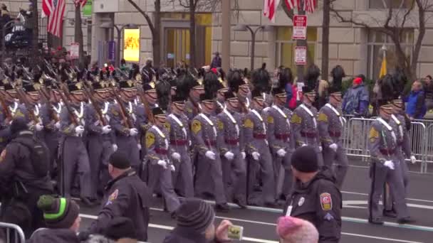 Grupo Marcha Del Cuerpo Marítimo Camina Por Washington Durante Toma — Vídeos de Stock