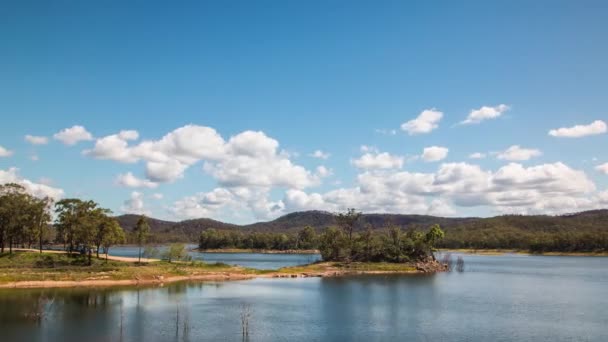 Queensland Avustralya Daki Minnippi Göleti Veya Gölün Üzerindeki Bulutların Zaman — Stok video