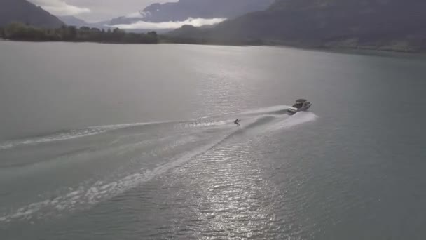 Goede Antenne Van Waterski Wakeboard Alke Interlaken Zwitserland — Stockvideo