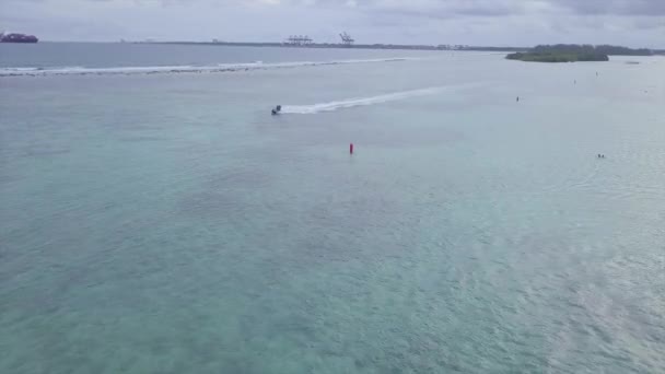 Εναέρια Δύο Ανδρών Τζετ Σκι Στην Περιοχή Boca Chica Παραλία — Αρχείο Βίντεο