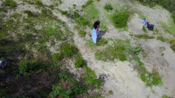 Aerial Shot Donna Esecuzione Quilotoa Ecuador Caldera Nelle Ande — Video Stock