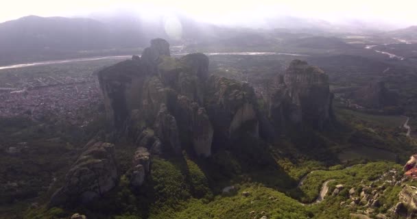 Schöne Antenne Über Den Felsformationen Und Klöstern Von Meteora Griechenland — Stockvideo