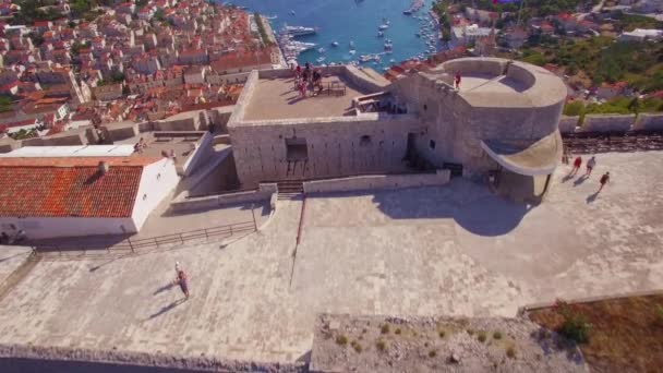 Hırvatistan Hvar Kentinde Çok Güzel Bir Havadan Çekim Yapılıyor — Stok video