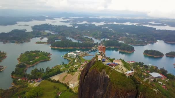 Guatepe Kaya Oluşumu Gözcülük Kolombiya Güney Amerika Çevresindeki Hava Görüntüleri — Stok video