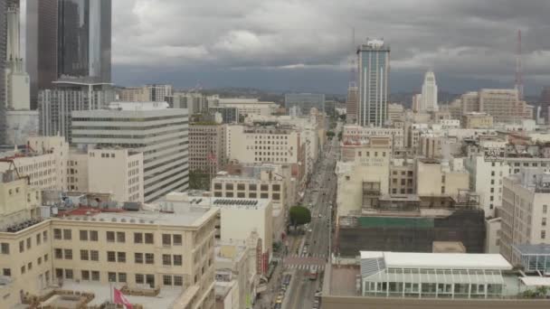 Covid 19コロナウイルス流行中のロサンゼルスの空の放棄された通りの空中 — ストック動画