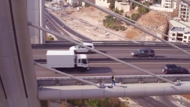2019 Antenn Man Som Spelar Saxofon Abdoun Bridge Amman Jordanien — Stockvideo