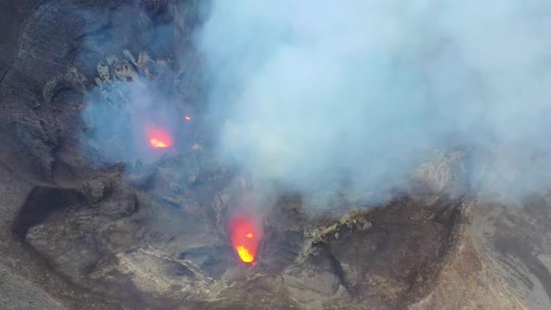 2019 山の上に見事な劇的な空中 バヌアツのタンナ島にあるヤスール火山噴火溶岩 — ストック動画