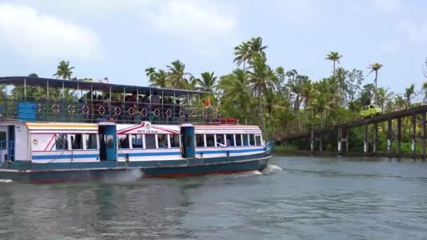 Péniches Activités Long Rivière Dans Les Eaux Kerala Inde — Video