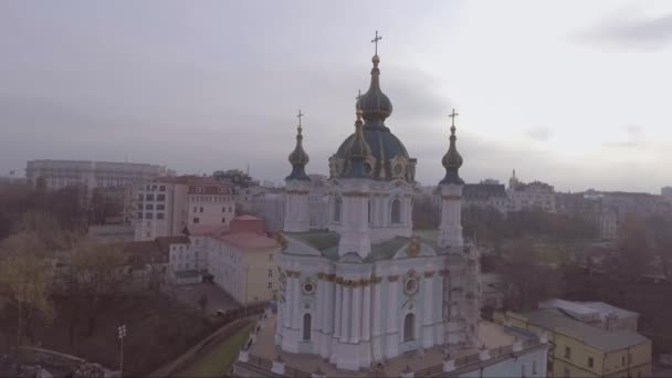 Aéreo Torno Una Iglesia Rusa Estilo Ortodoxo Kiev Ucrania — Vídeos de Stock