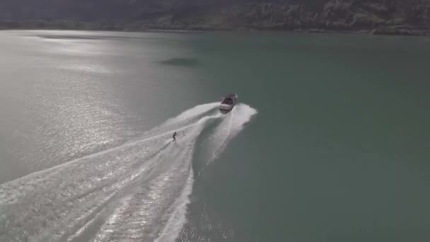 Καλή Εναέρια Του Θαλάσσιου Σκι Wakeboard Alke Στο Interlaken Ελβετία — Αρχείο Βίντεο