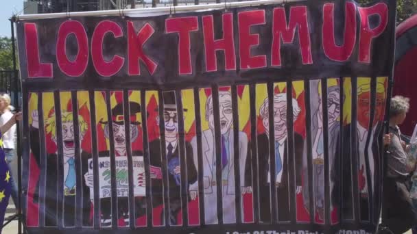 2018 Enormes Multidões Manifestantes Tomam Ruas Londres Inglaterra Para Protestar — Vídeo de Stock