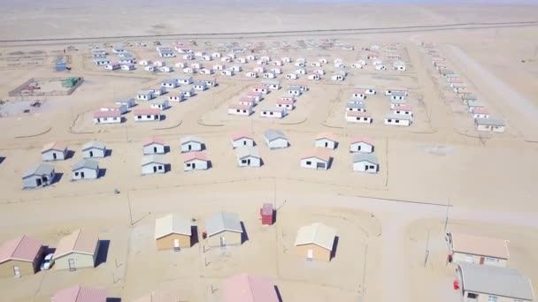 Aerial Strange Abandoned Town Empty Lonely Suburban Tract Houses Desert — Stock Video