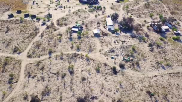 Bonita Antena Sobre Albergue Safari Alrededor Abrevadero Parque Nacional Chobe — Vídeo de stock