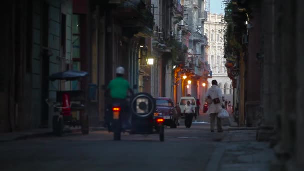 Een Smalle Steeg Havana Cuba Schemering — Stockvideo