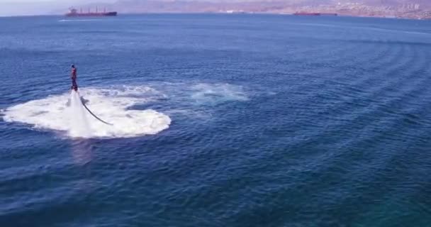 2019 Aérea Hombre Que Vuela Mar Rojo Cerca Aqaba Jordania — Vídeo de stock